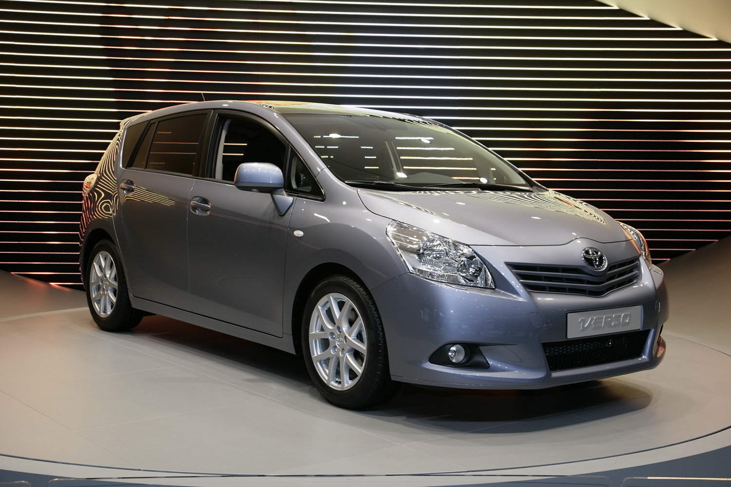 SPORT CARS 2011: Geneva Show: New Toyota Verso 7-Seater MPV fully Revealed