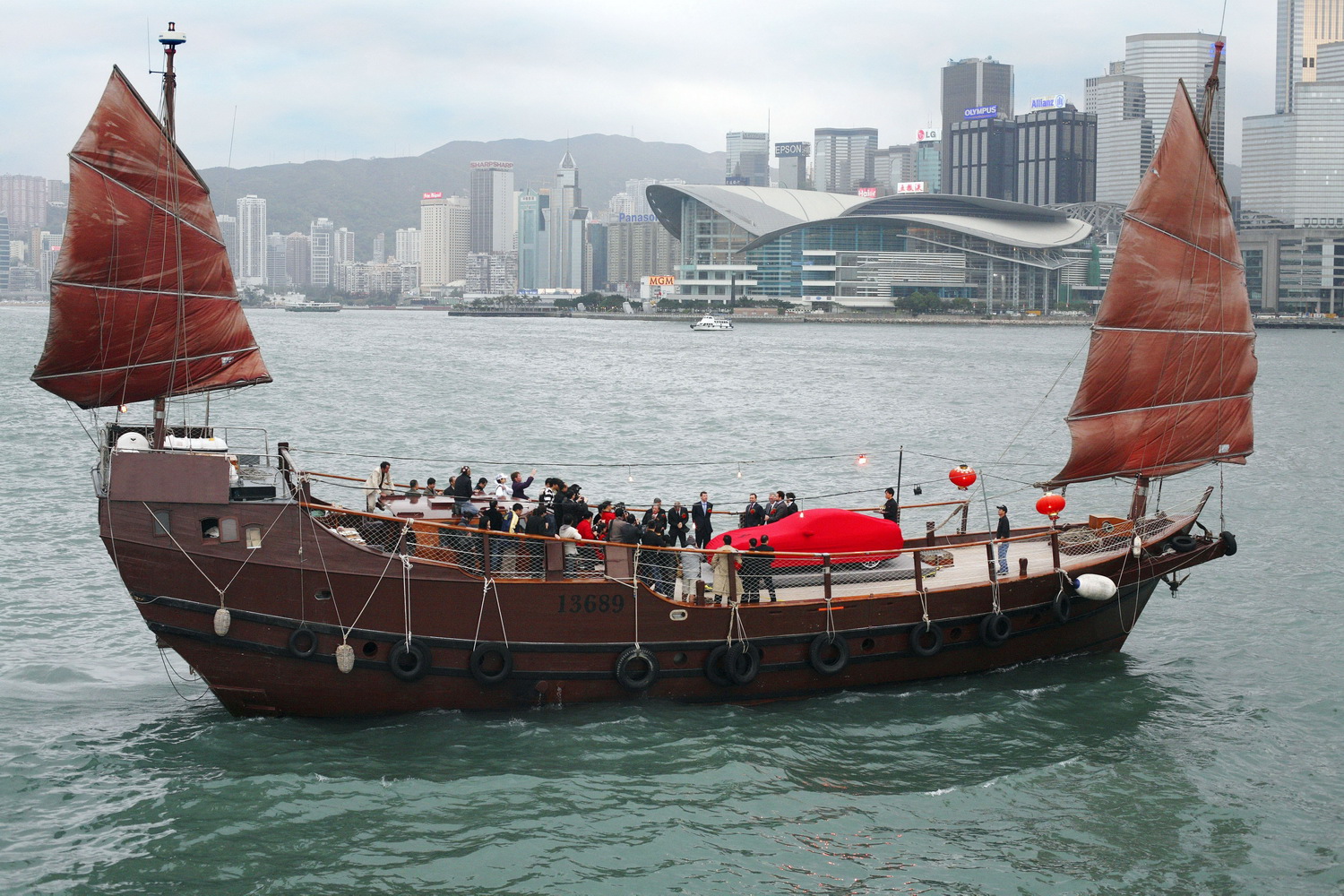 китайская океанская джонка. парусная лодка джонка. китайские старинные лодки. Boat china. китайские древние лодки.