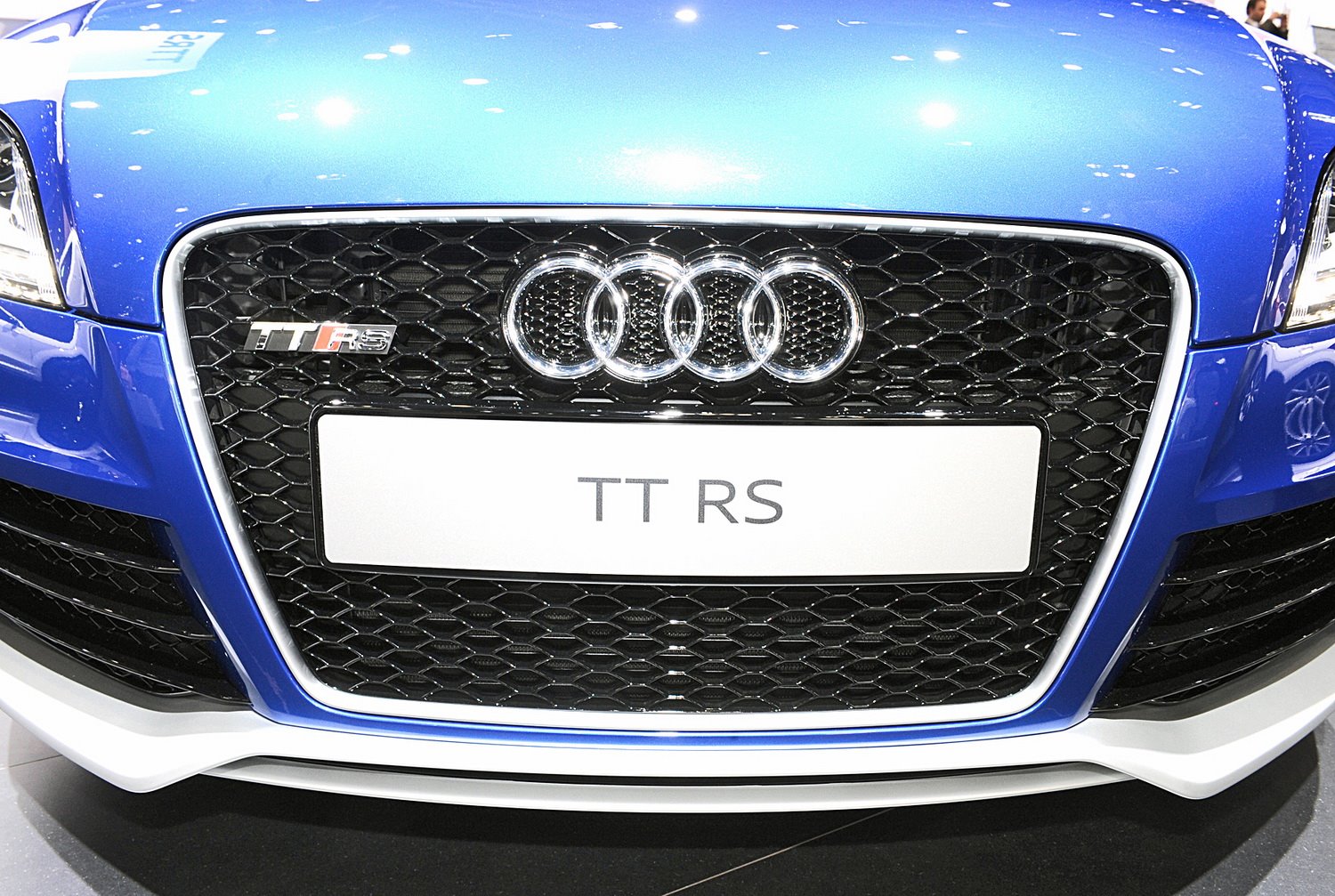 [Audi-TT-RS-Roadster-0_01.jpg]