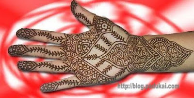 Simple Hand Mehndi or Mehandi or Maruthani Designs