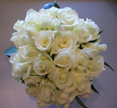 Wedding white roses wallpaper
