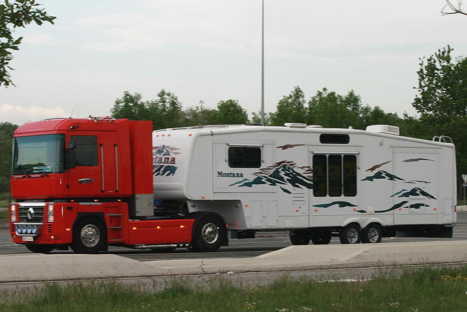 AV CARAVANE SELLETTE 4 TIROIRS caravane sellette 4 tiroirs MONTANA 11m60 AV CARAVANE SELLETTE 4 TIROIRS caravane sellette 4 tiroirs MONTANA 11m60