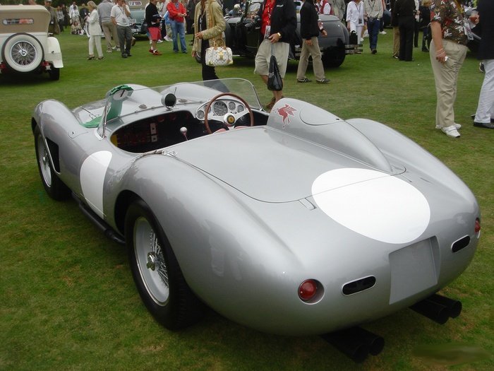 [luxury_cars_30.jpg]