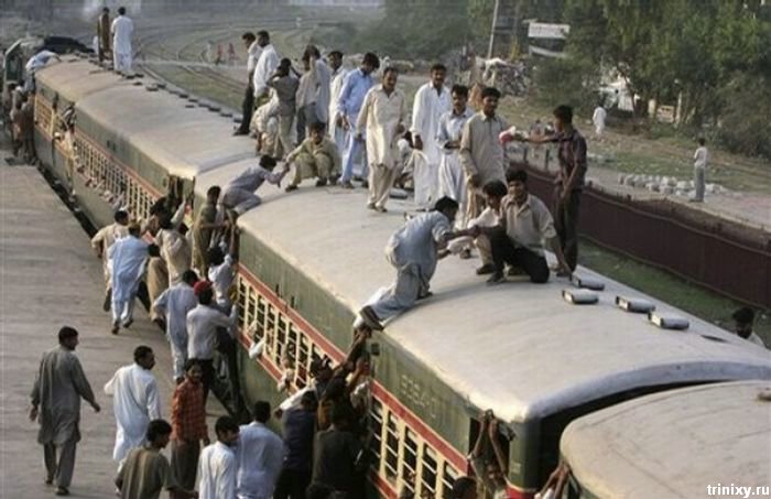 [pakistan_train_06.jpg]