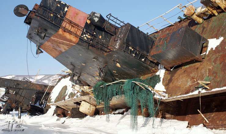 [abandoned-frozen-ships-07.jpg]