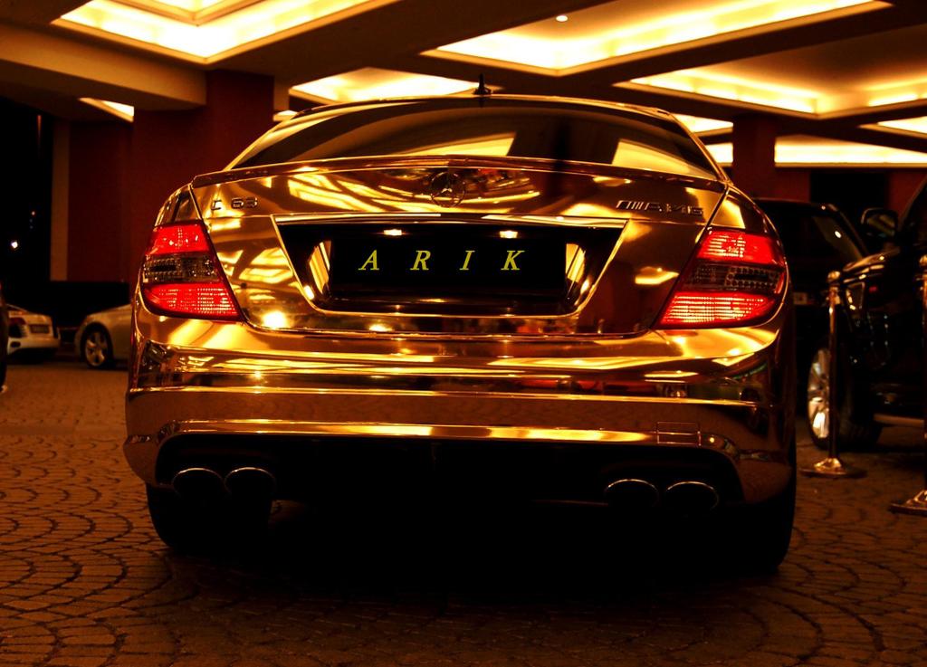 [Gold-Mercedes-C63-06.jpg]