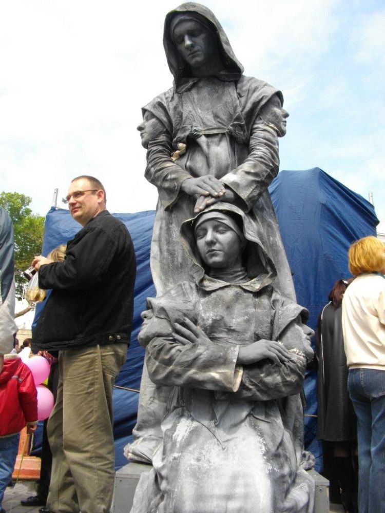 [live_statues_09.jpg]