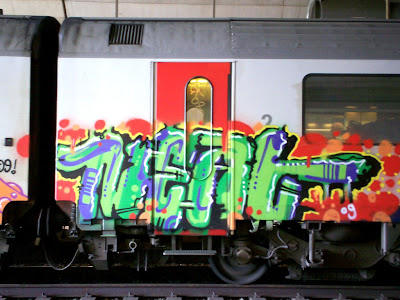 spray paint graffiti