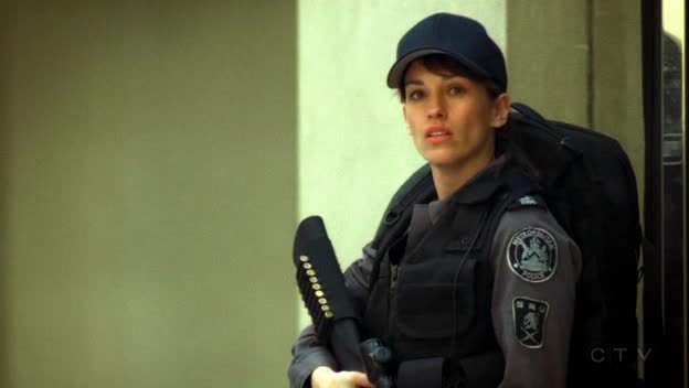 [Amy+Jo+Johnson+Flashpoint+11.jpg]