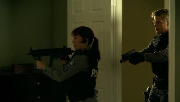 [Jules_Flashpoint+1x9+-+12.jpg]