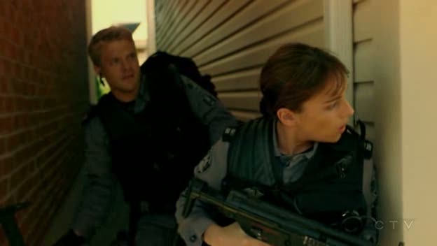 [Jules_Flashpoint+1x9+-+9.jpg]