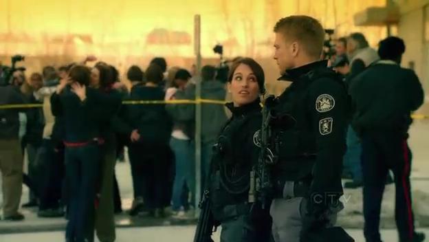 [Jules_Flashpoint+2x11+-+20.JPG]
