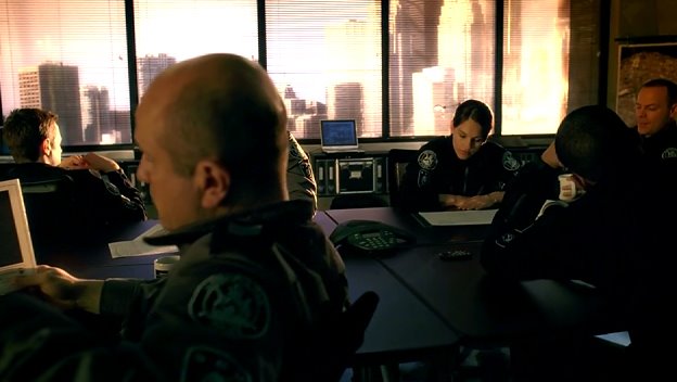 [Jules_Flashpoint+2x12+-+23.jpg]