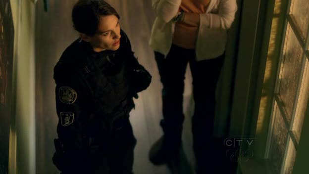 [Jules_Flashpoint+2x12+-+20.jpg]