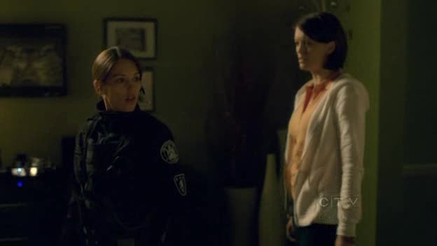 [Jules_Flashpoint+2x12+-+19.jpg]