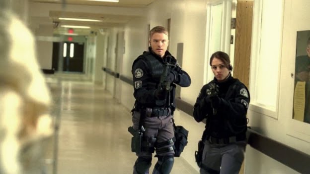 [Jules_Flashpoint+2x13+-+21.jpg]