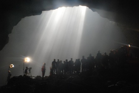 Cavetubing di Goa Kalisuci Gunungkidul