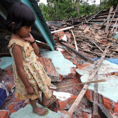 Indonesia hit again by a magnitude 7.6 earthquake
