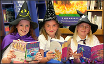 La série littéraire Harry Potter a été un succès incontesté auprès des enfants et des adolescents. Les adaptations pour le cinéma reçurent le même accueil enthousiate. Document Sheffieldguides UK.