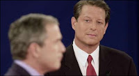 Al Gore contre Bush Jr., un regard qui en dit long.