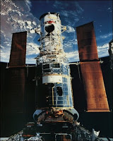 Maintenance de Hubble en 1993. Document NASA.