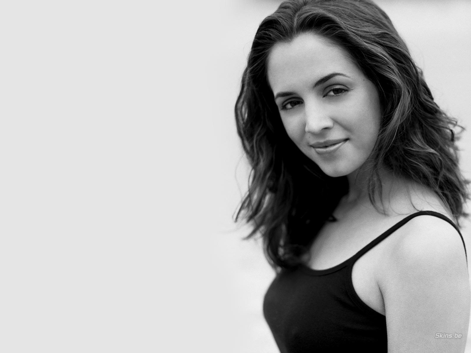 А әрпі. Марка чешского автомобиля 5 букв сканворд. Душка слово. Душка 5 букв. Всего 5 букв.