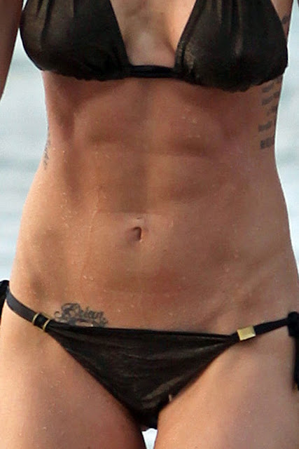 Megan Fox Showing Abs In Sexy Bikini - Photo Gallery
