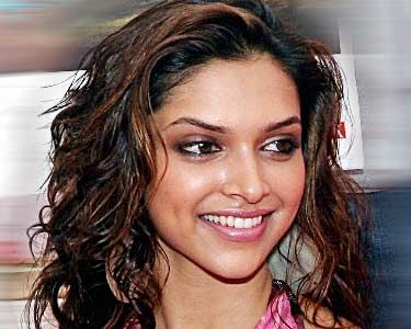 Celebrity Leaked Photos: Deepika Padukone bikini hot collections