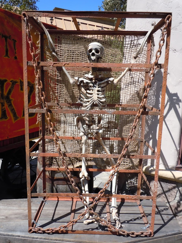 Universal Studios Halloween caged skeleton