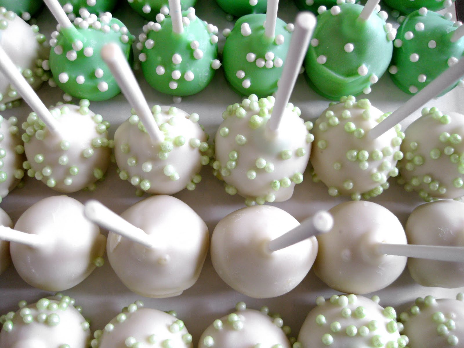 Cake Pops - Cake Decorating