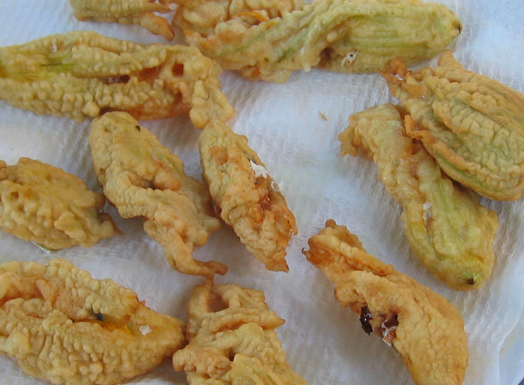 [fried+zucchini+flowers+July+2005_.jpg]