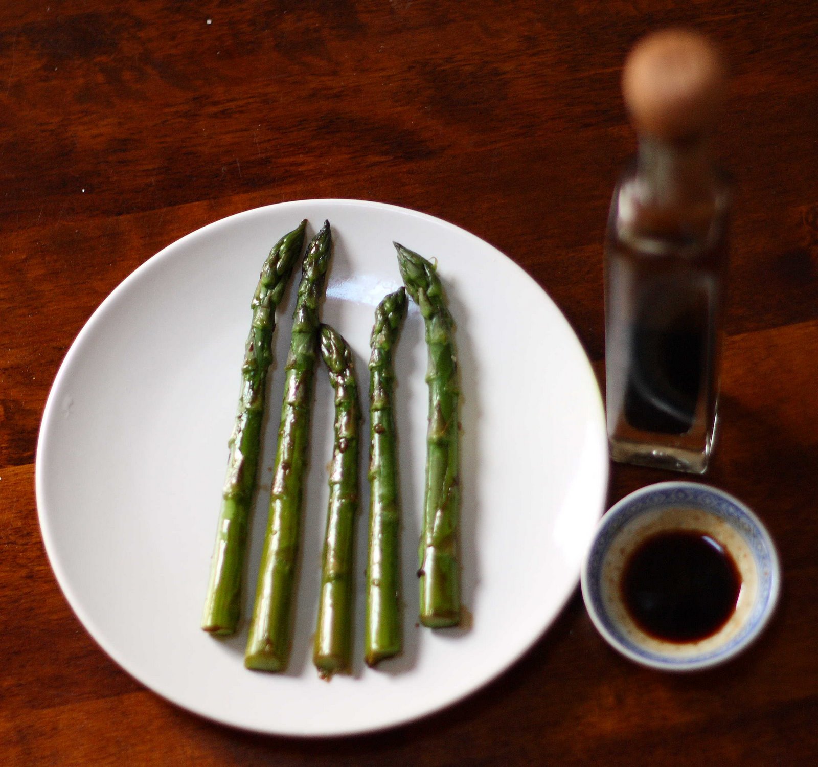 [IMG_3816_asparagus+balsamic.JPG]