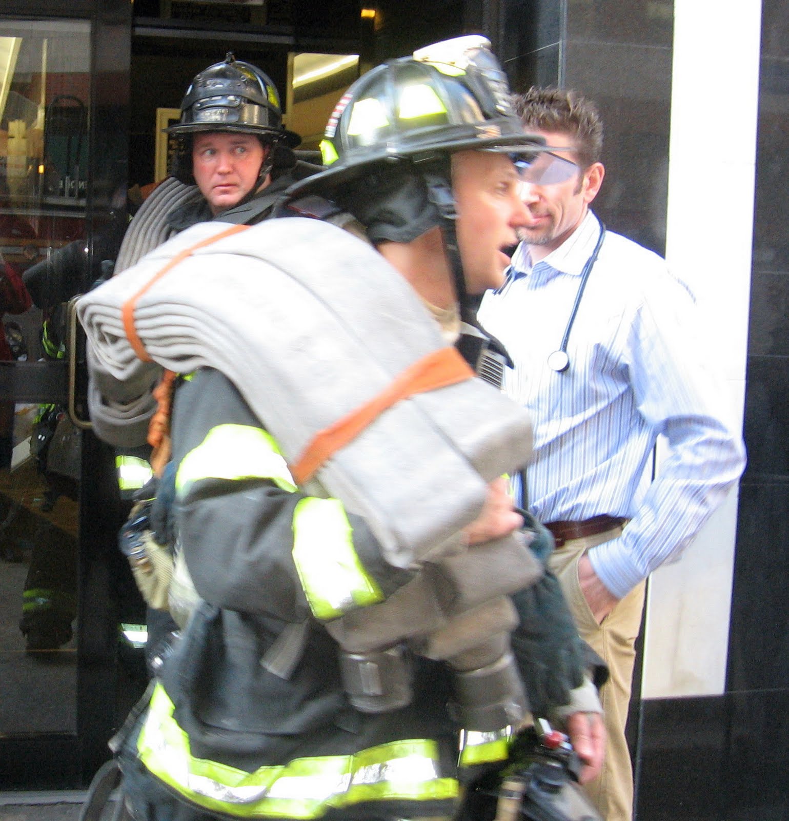 mcbrooklyn Idiot Sets Off Fire Evacuation On Montague Street, Brooklyn