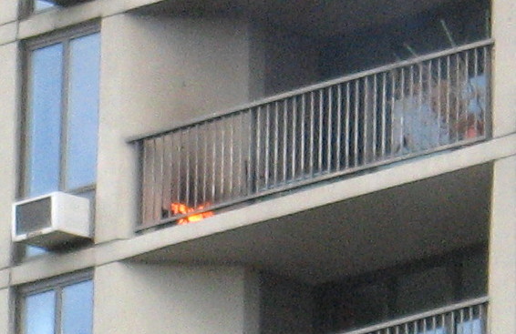 [Balcony_fire_closeup_MKMetz.jpg]