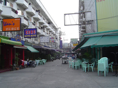 Sunee Plaza during daytime