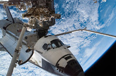 Transbordador espacial Endeavour sobre un Huracán