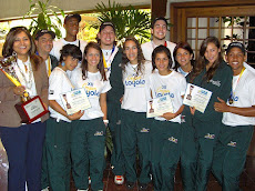 Equipo de Volleyball Masculino de la UNE GANA en Colombia el Campeonato de la XII Copa Loyola