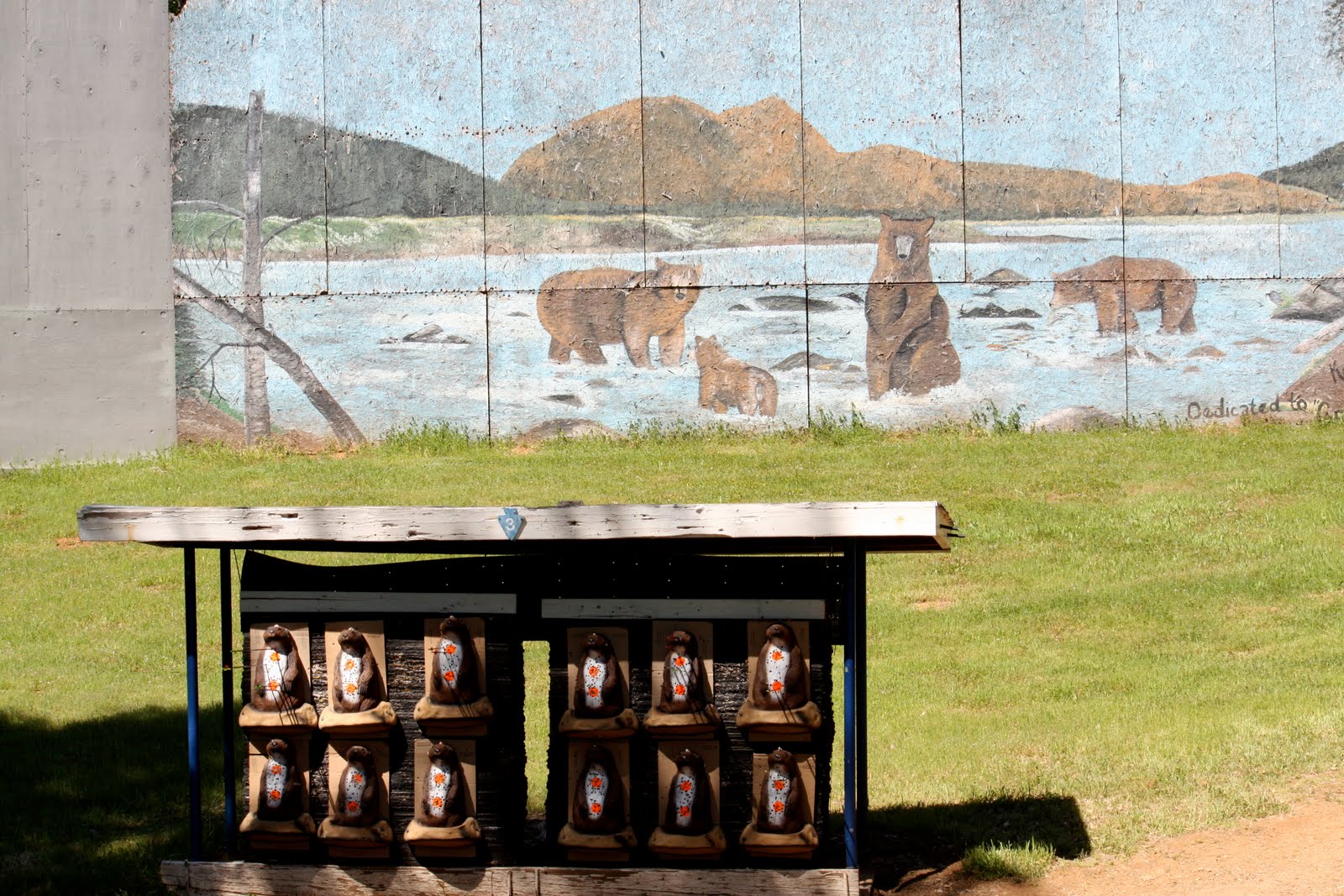 OneHUNTINChick REDDING, CALIFORNIA ARCHERY SHOOT