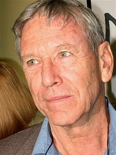 [240px-Amos_Oz_by_Kubik.JPG.jpeg]