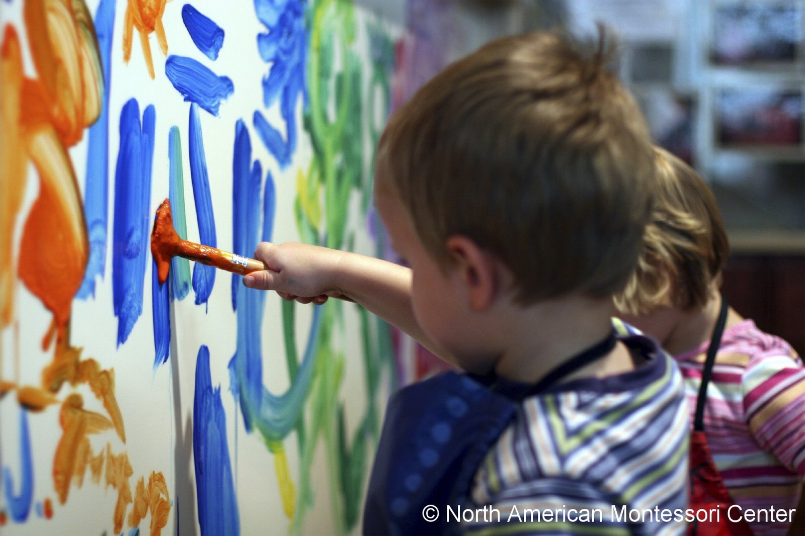 6 Ideas to Encourage Continued Interest in a Children's Easel