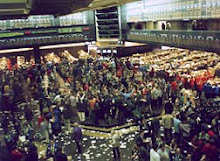 Trading floor at the Chicago Board of Trade in 1993