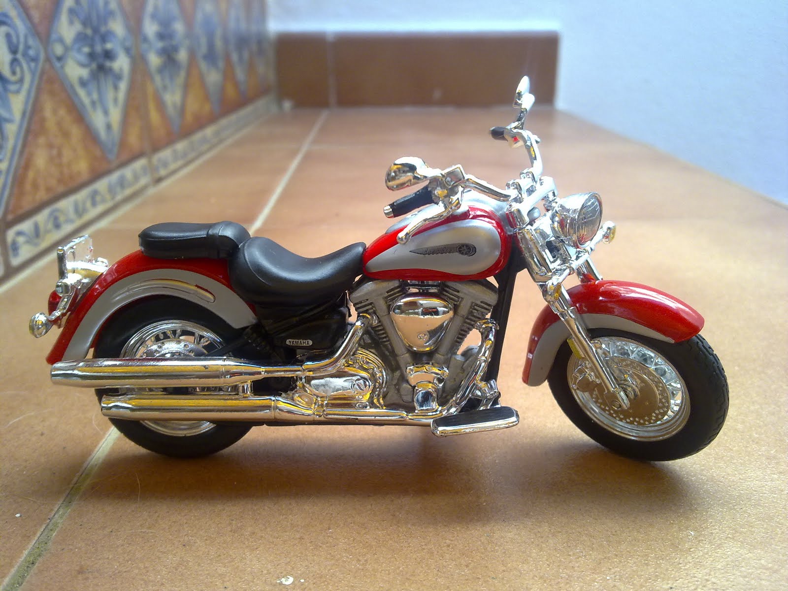 colección motos escala 1/18 Yamaha Drag Star 1100 2007 colección motos escala 1/18 Yamaha Drag Star 1100 2007