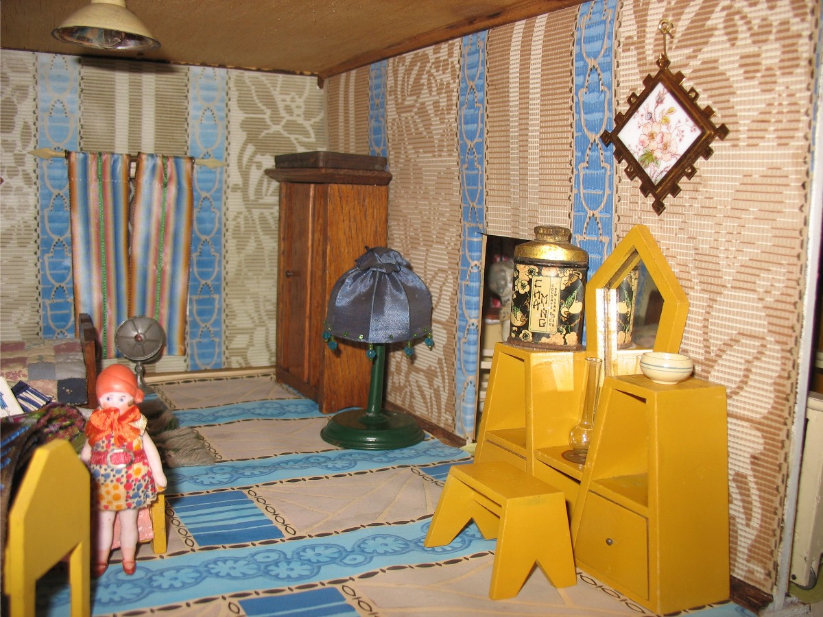 Rebecca's Collections Some Art Deco dolls house furniture