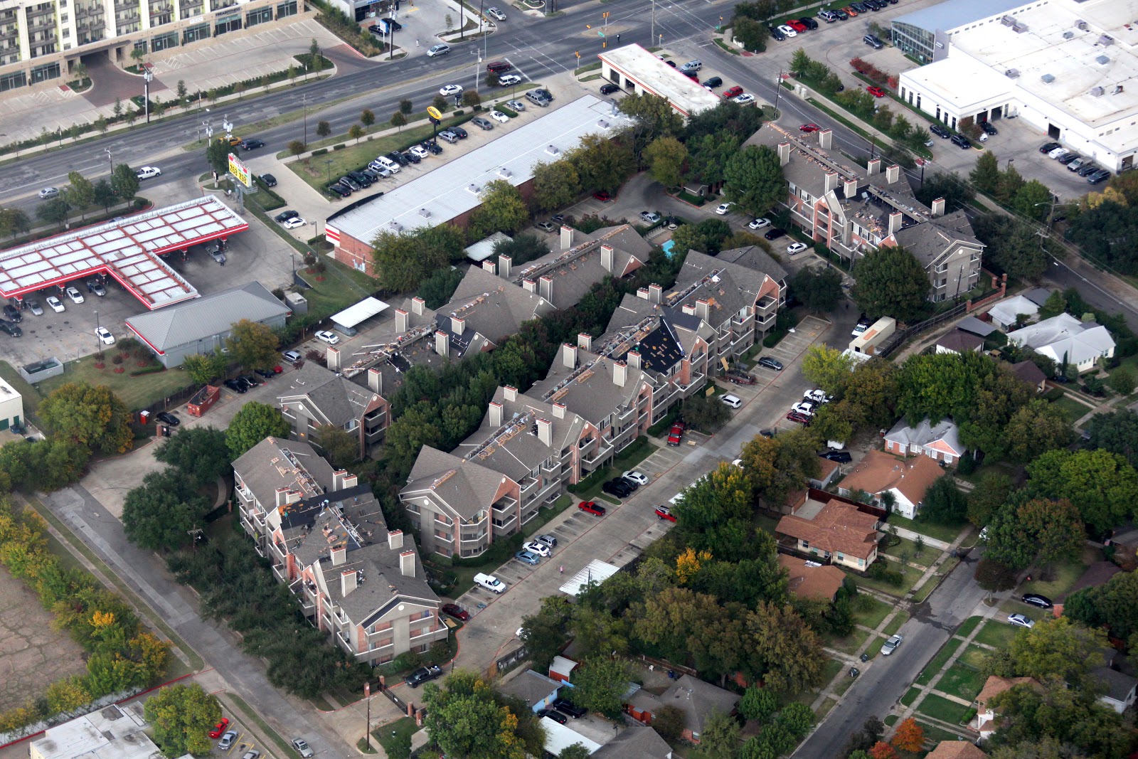 Long Point Roofing - Larry D. Kolb, II: Latest Apartment Re-roofs in