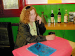 Elvira en el antiguo bar del Museo del Puerto de Bahia Blanca