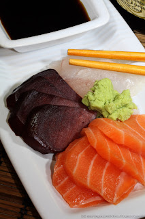 Sashimi de poissons et langue de bœuf, on prendrait presque la chair du champignon pour du thon !