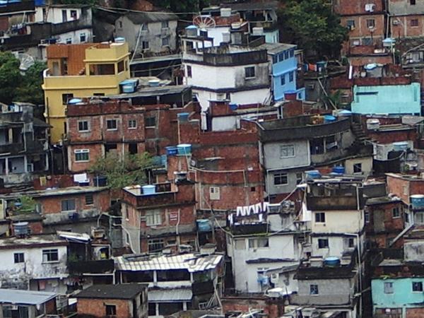 [Favela-1.jpg]