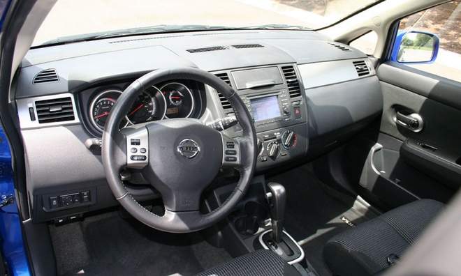 Sport Hybrid Car 2010 Nissan Versa 1 8 Sl Hatchback 2010 Nissan Versa 1 8 Sl Hatchback