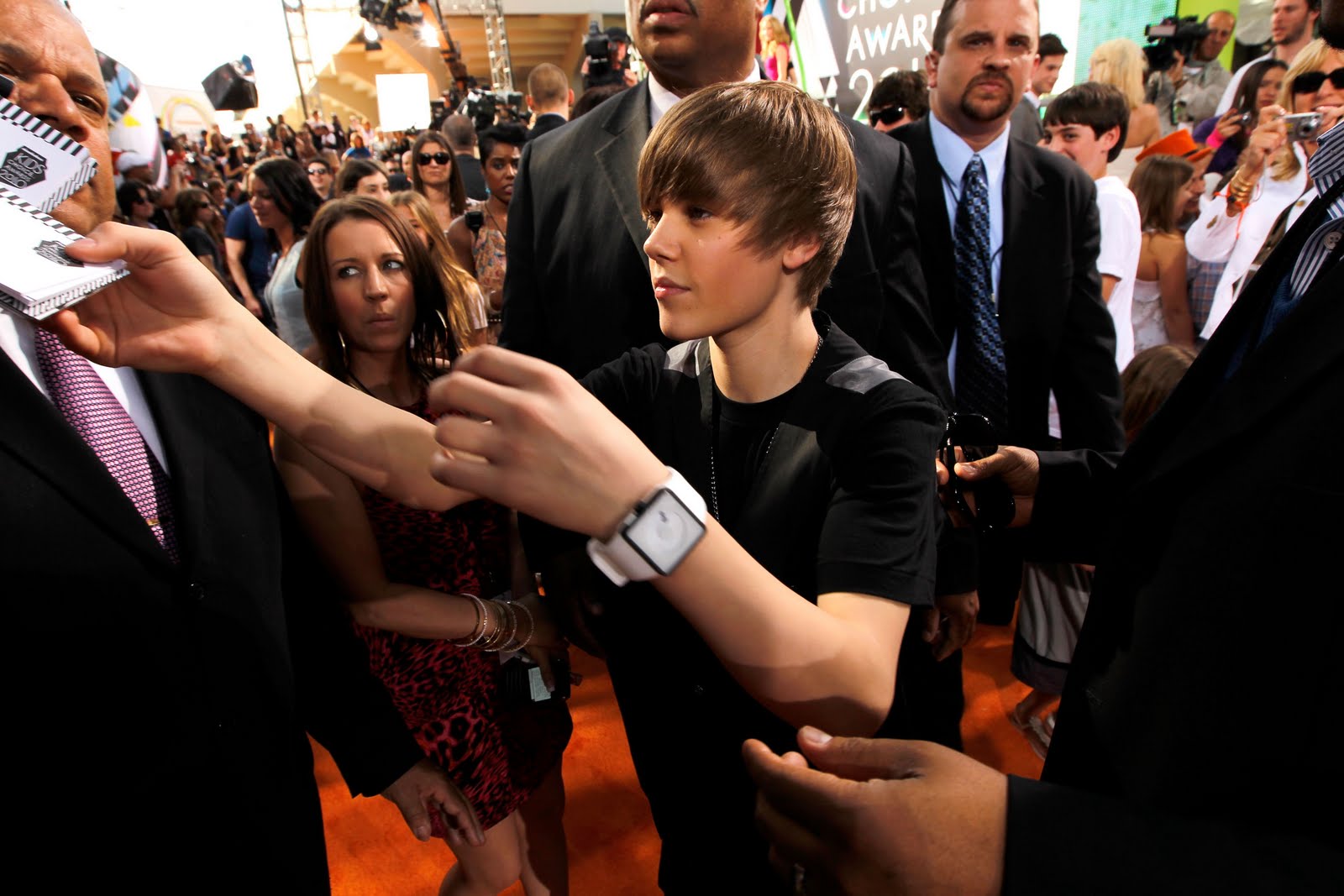 justin bieber: Free wallpapers of justin bieber 2010