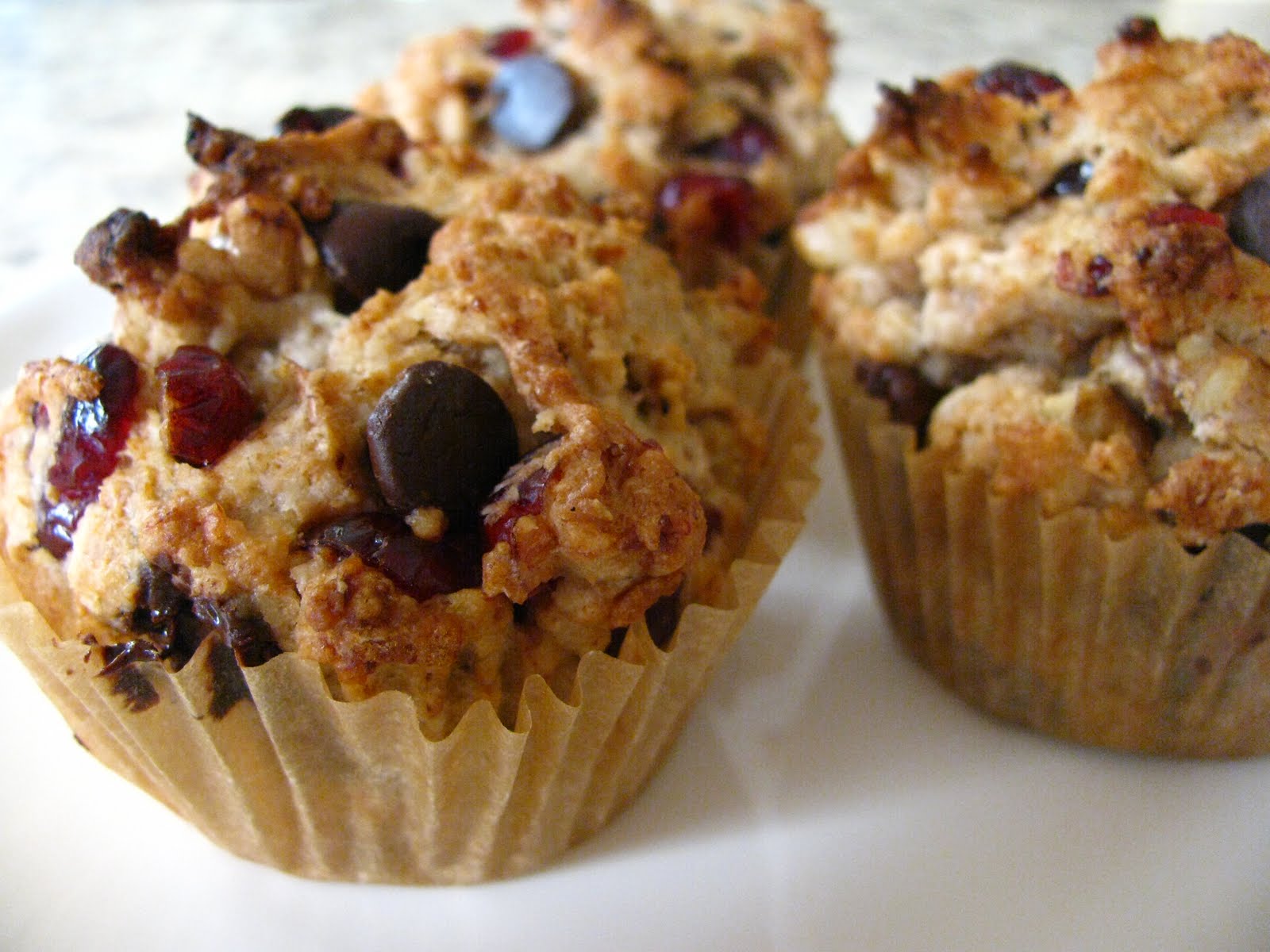 The Yummy Vegan: Banana Split Muffins